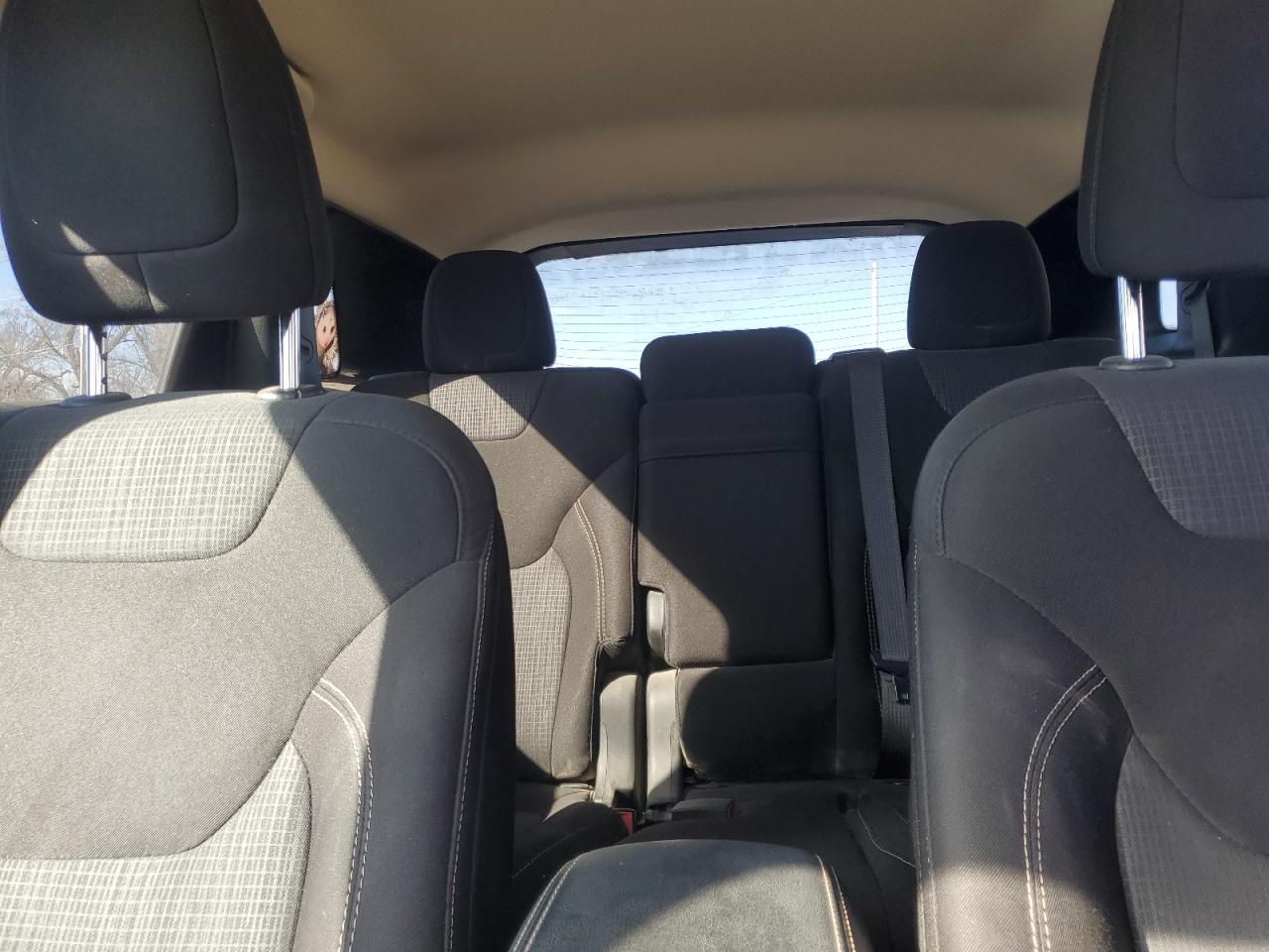 2015 Jeep Grand Cherokee - Image 10