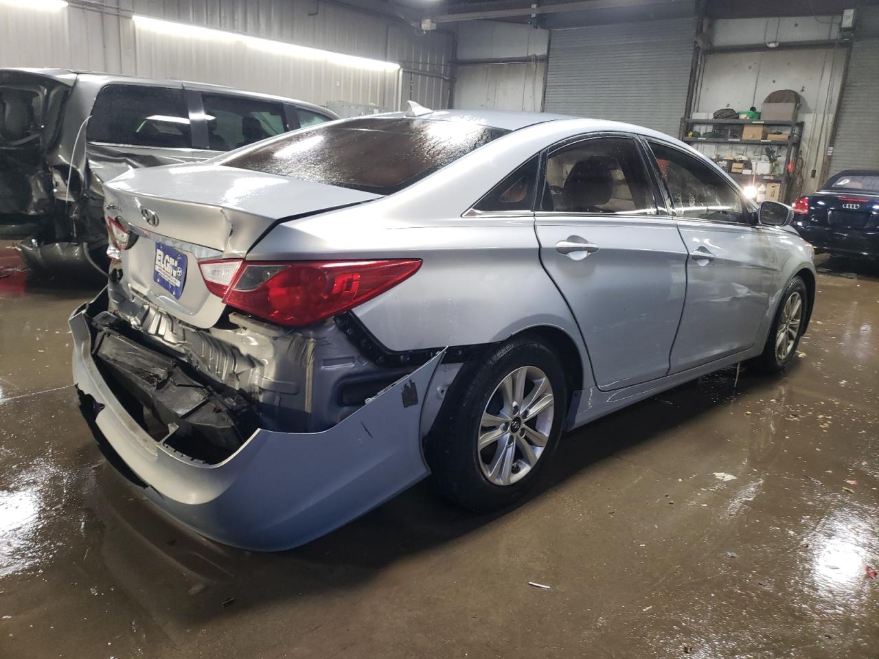 2012 Hyundai Sonata - Image 3