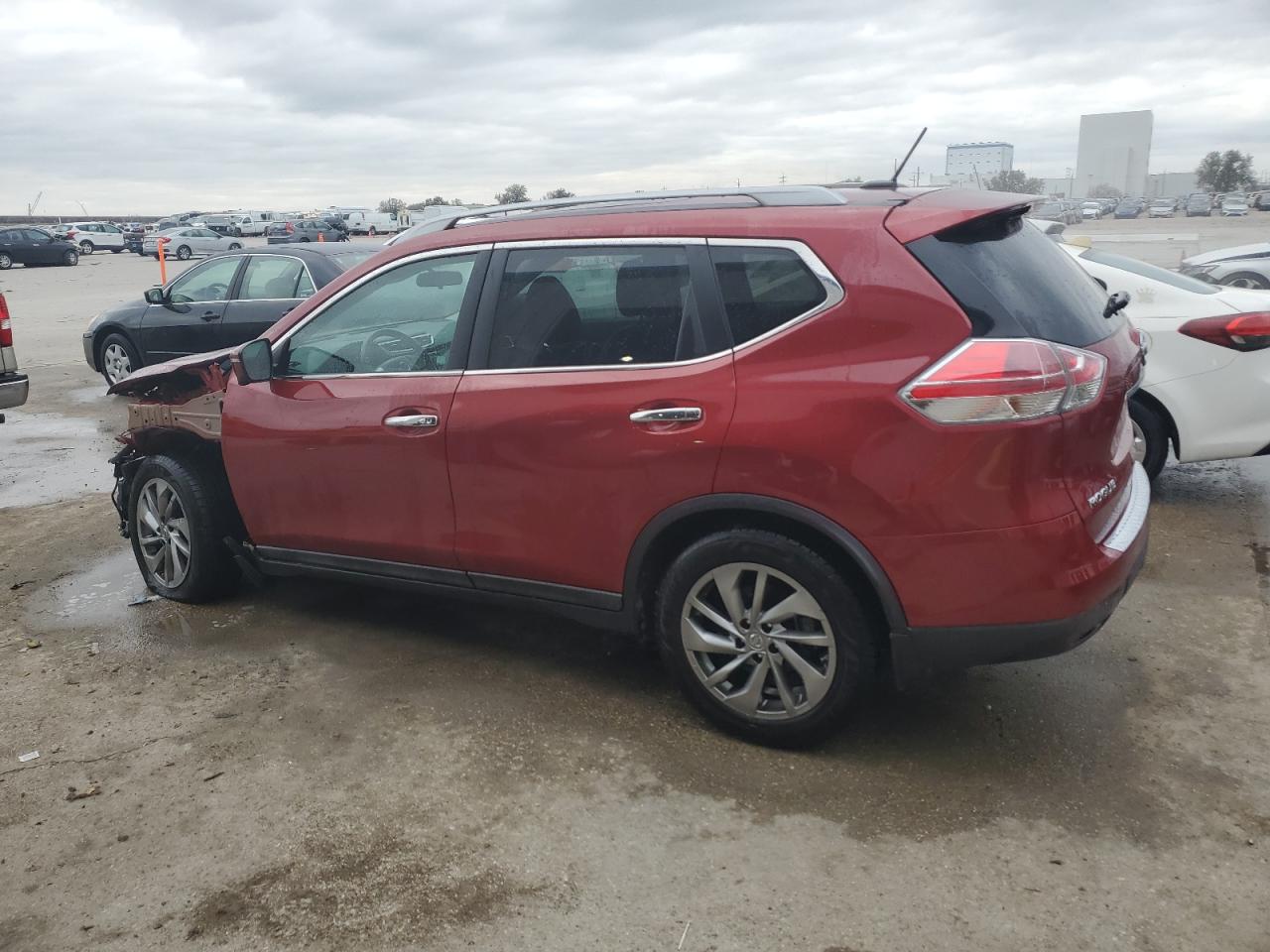 2015 Nissan Rogue - Image 2
