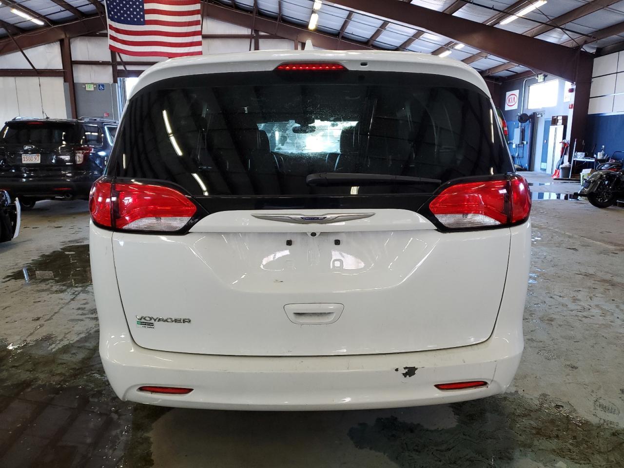 2020 Chrysler Voyager - Image 6