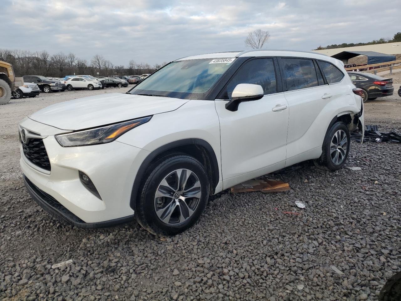2024 Toyota Highlander - Image 1