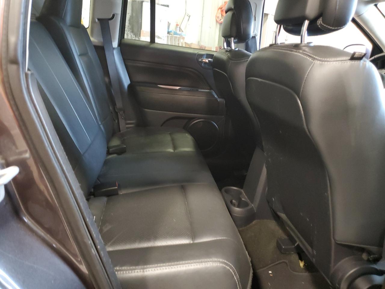 2016 Jeep Compass - Image 11