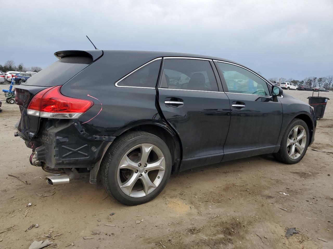 2010 Toyota Venza - Image 3