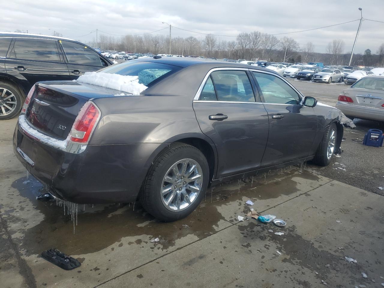 2014 Chrysler 300 - Image 3