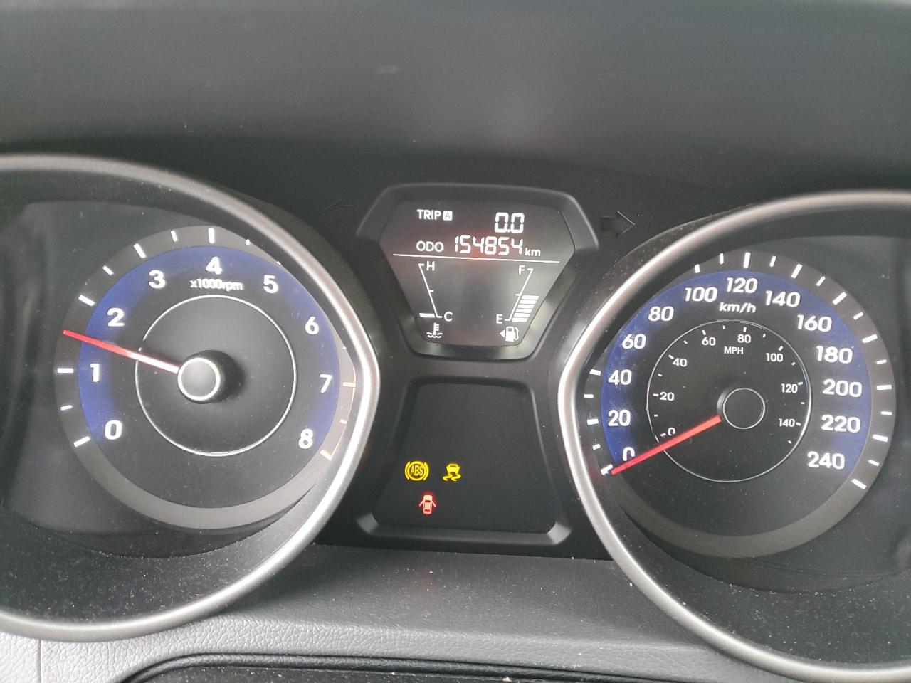 2013 Hyundai Elantra - Image 9