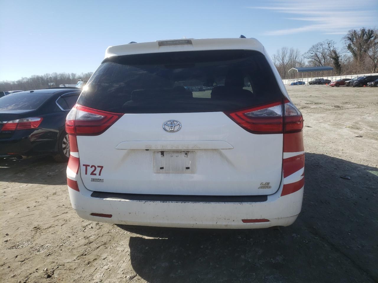 2020 Toyota Sienna - Image 6