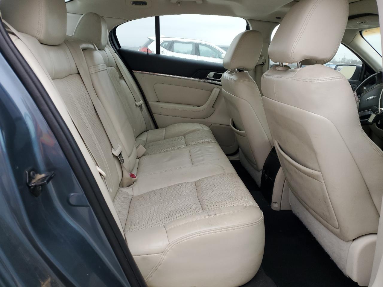 2010 Lincoln MKS - Image 10