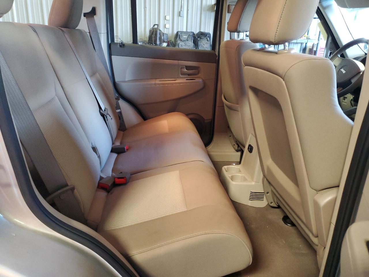 2008 Jeep Liberty (North America) - Image 11