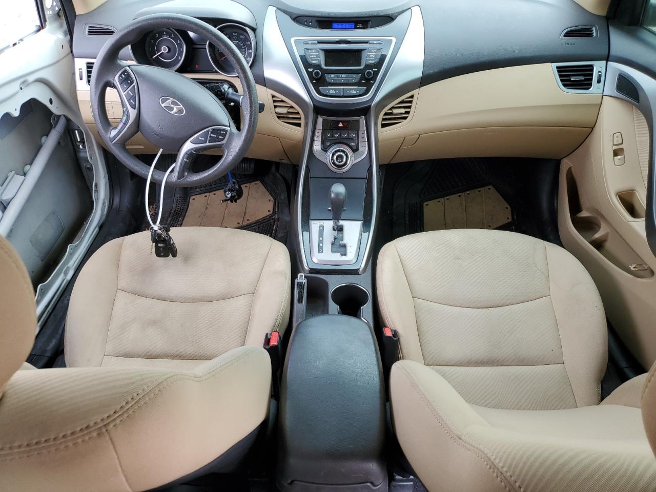 2013 Hyundai Elantra - Image 8