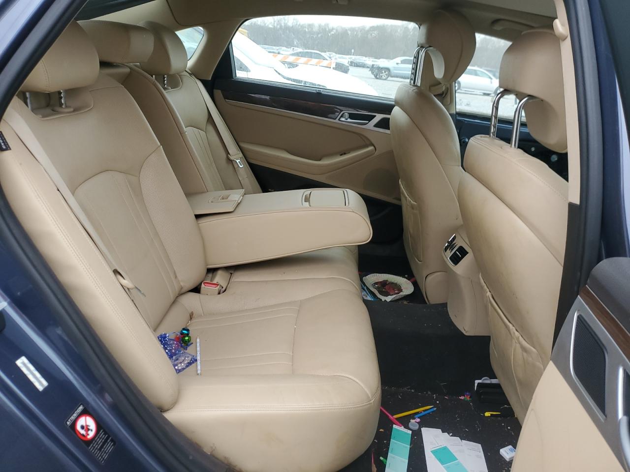 2015 Hyundai Genesis - Image 10