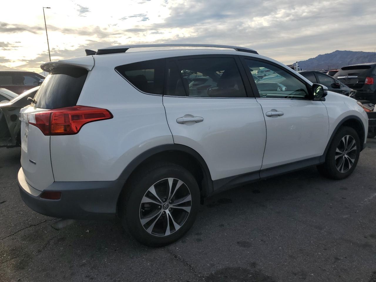 2015 Toyota RAV 4 - Image 3