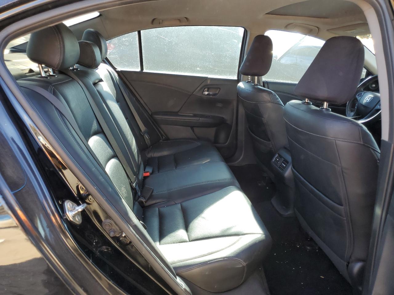 2015 Honda Accord - Image 10