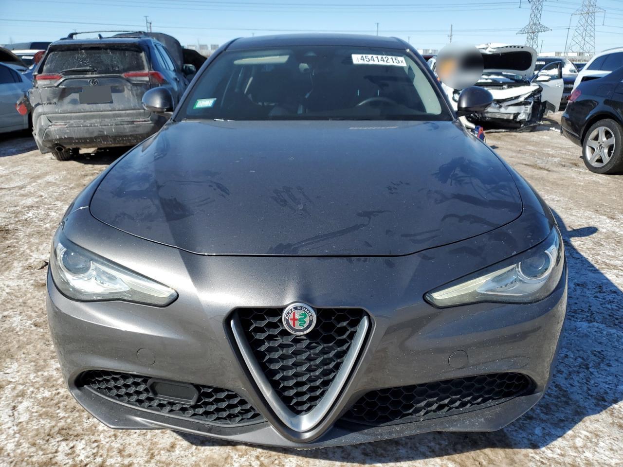 2017 Alfa Romeo Giulia - Image 5