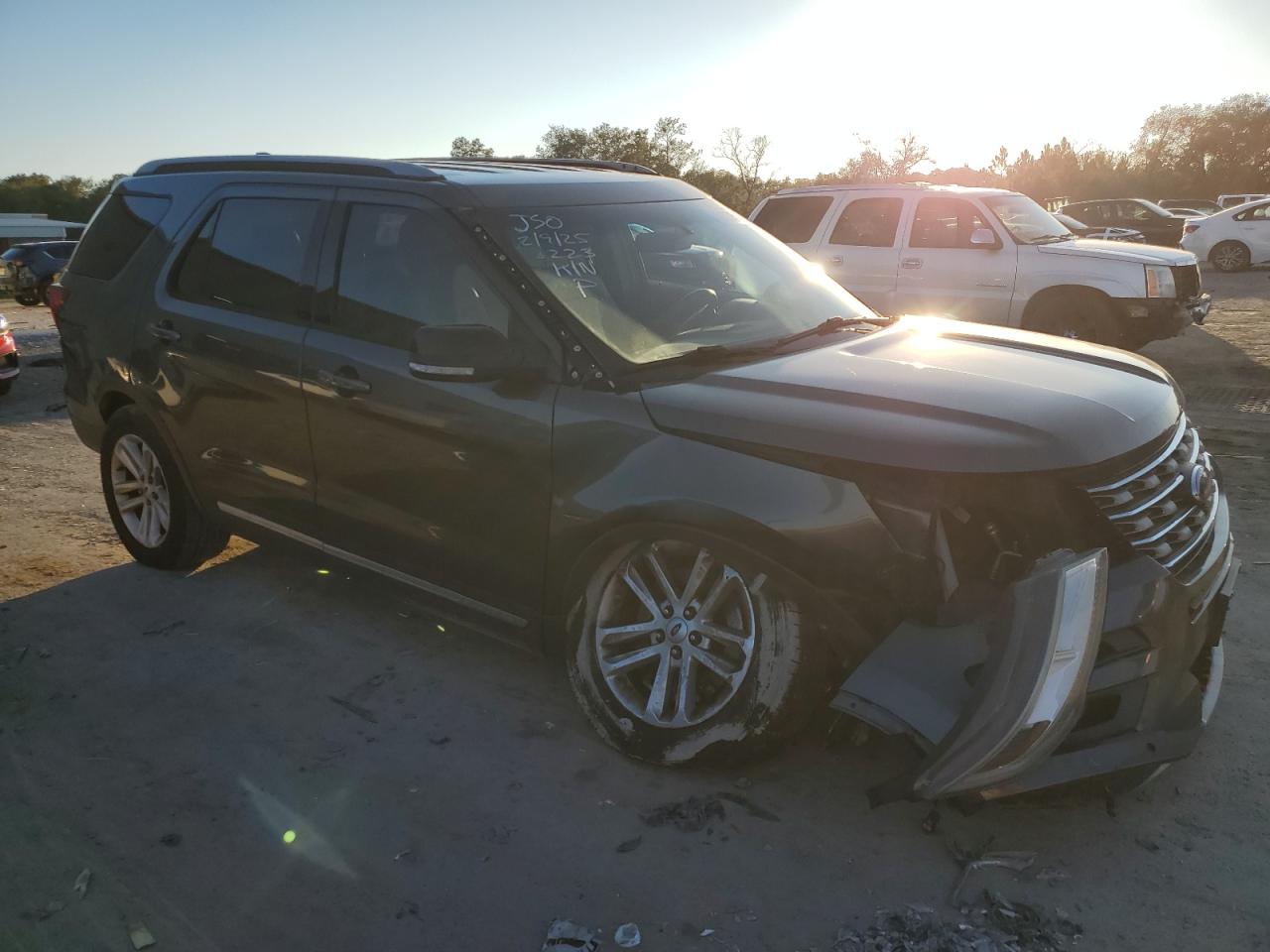 2016 Ford Explorer - Image 4