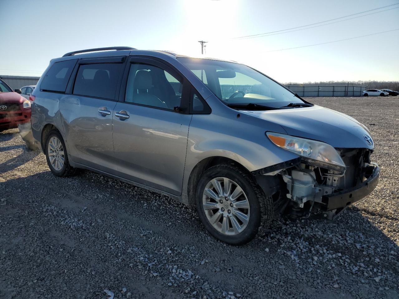 2013 Toyota Sienna - Image 4
