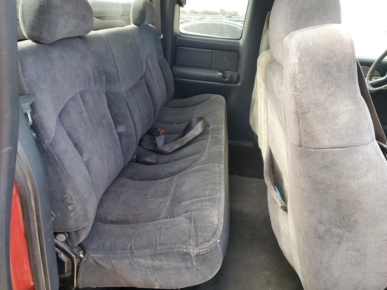 2000 Chevrolet Silverado - Image 10