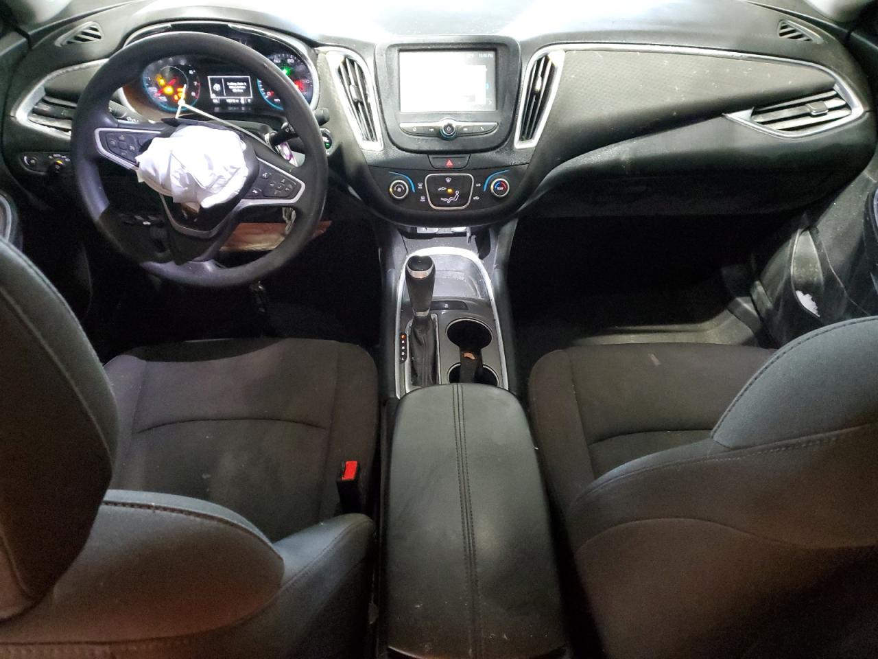 2018 Chevrolet Malibu - Image 8
