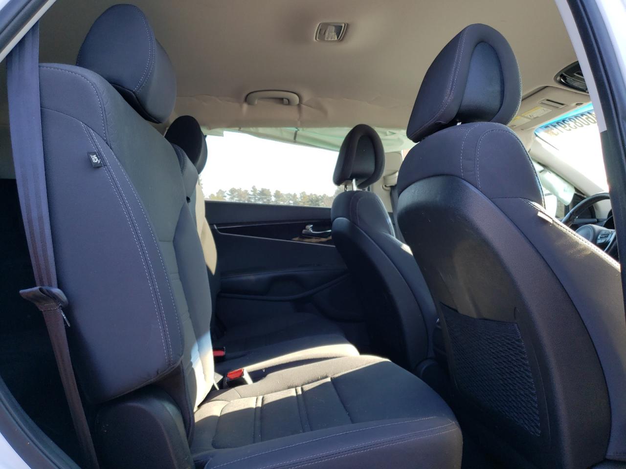 2016 Kia Sorento - Image 11