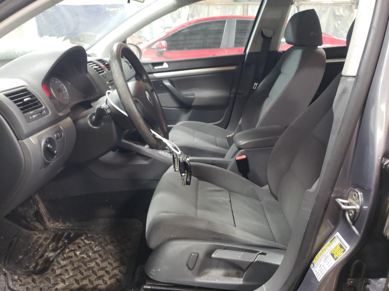 2008 Volkswagen Golf - Image 7