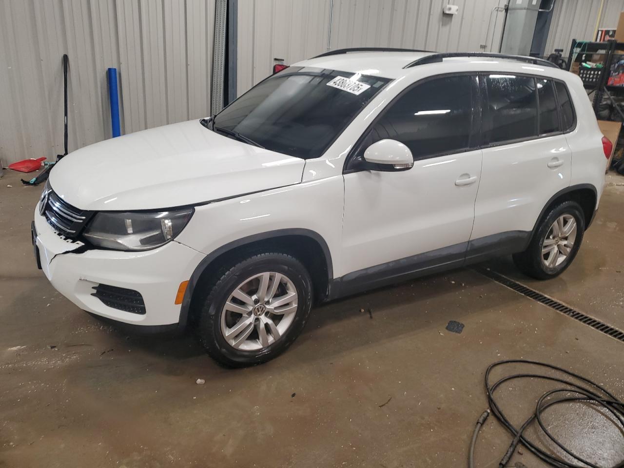 2016 Volkswagen Tiguan - Image 1