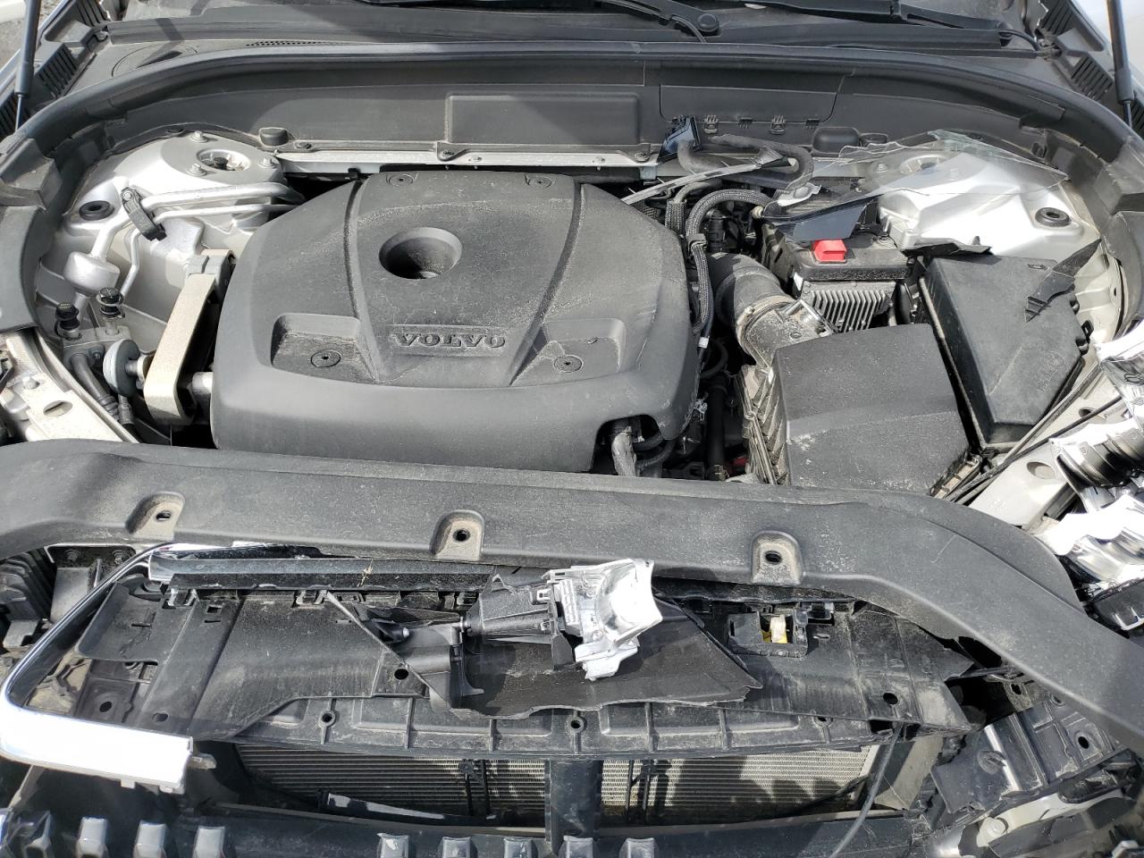 2018 Volvo XC60 - Image 11