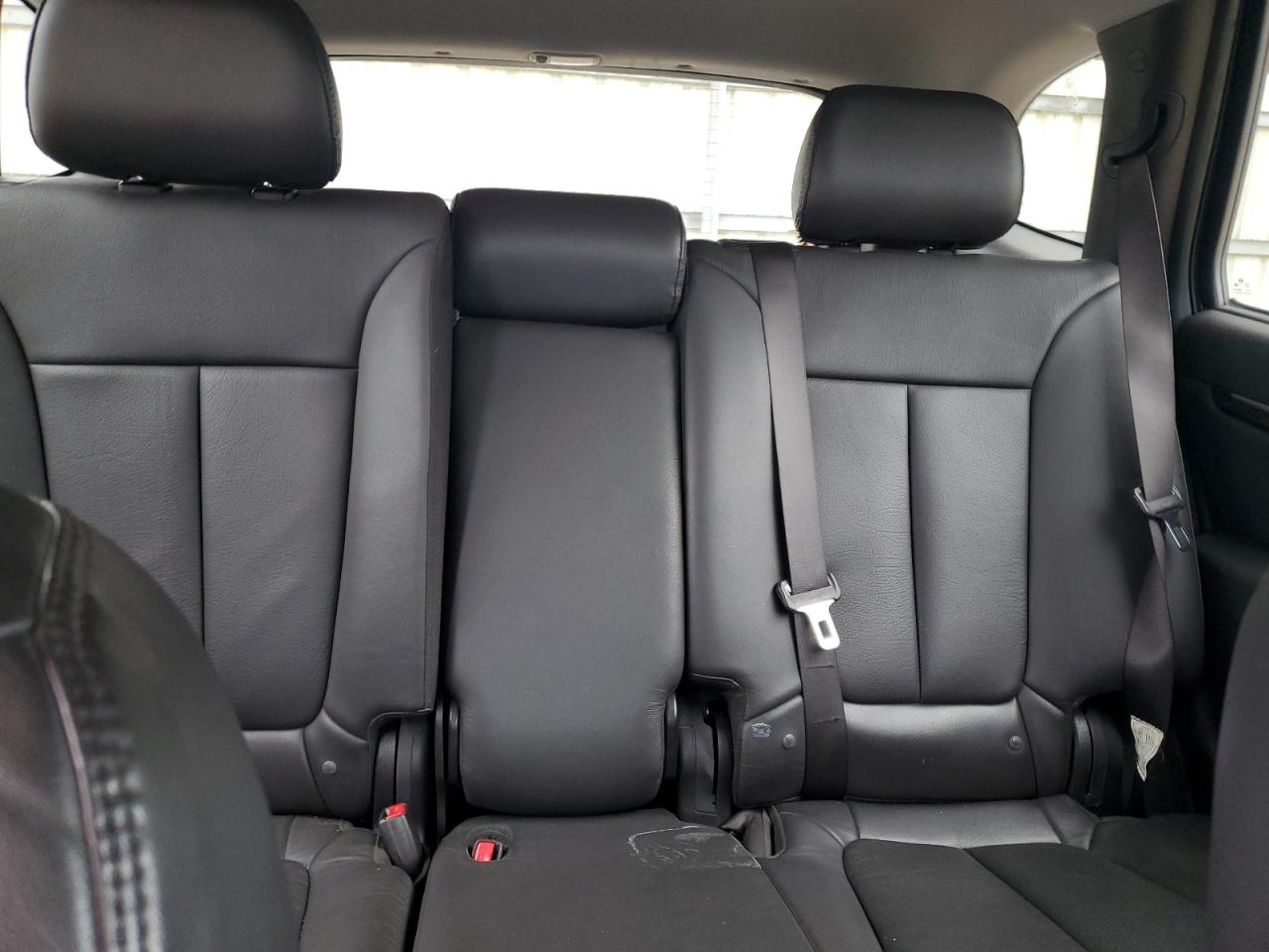 2011 Hyundai Santa Fe - Image 10