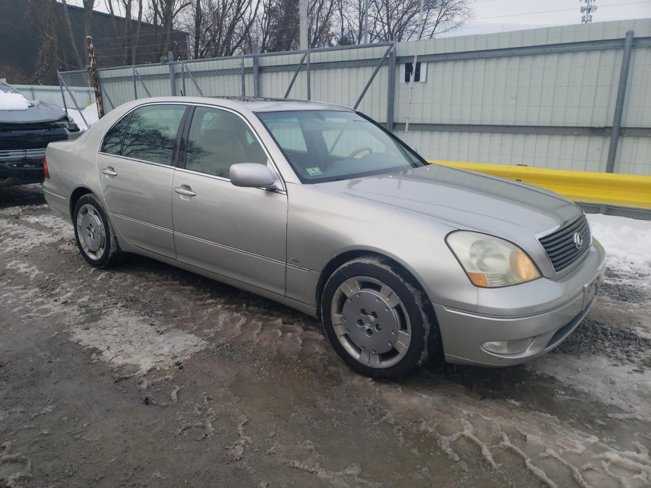 2002 Lexus LS - Image 4