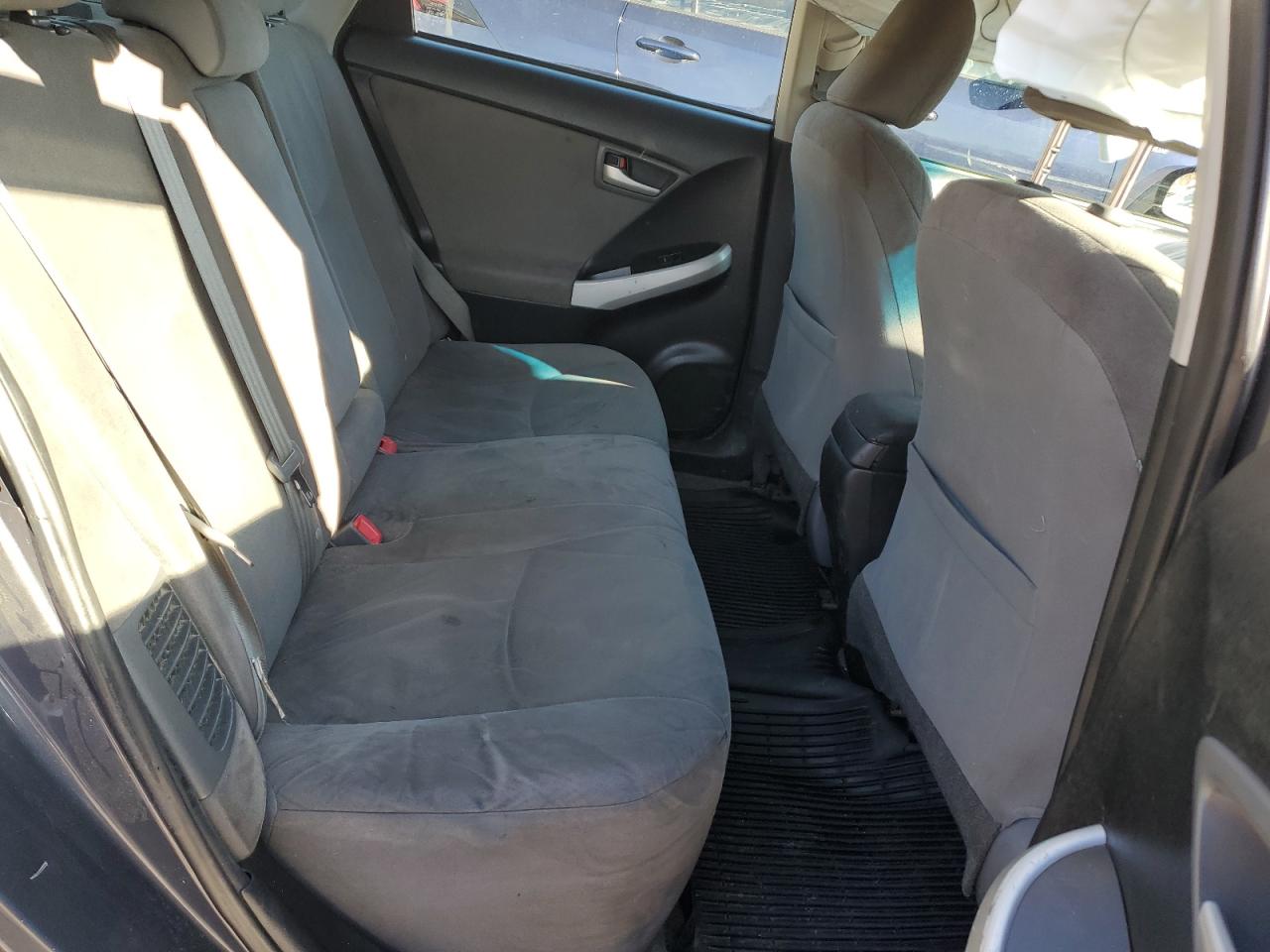 2014 Toyota Prius - Image 10