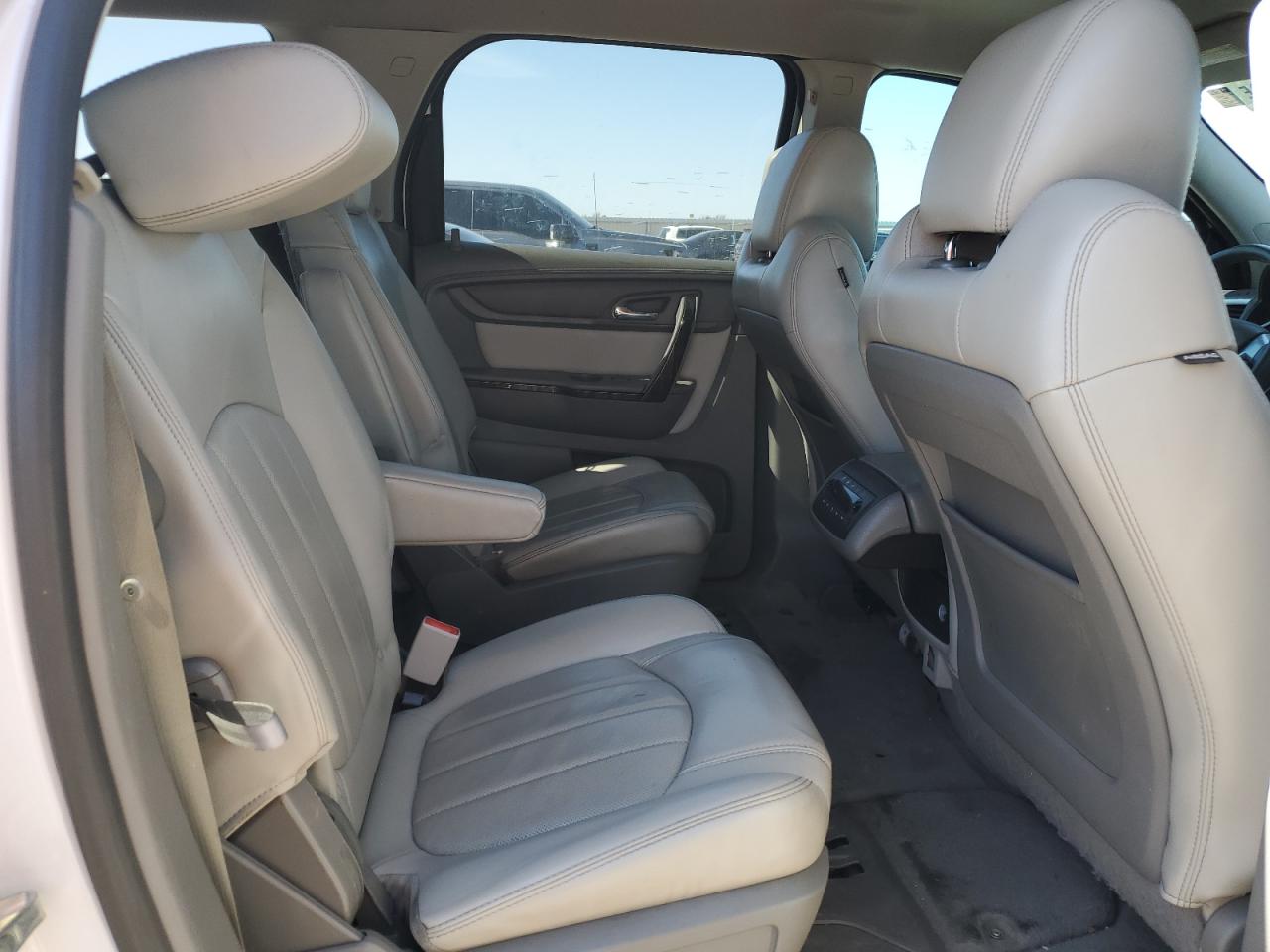 2016 GMC Acadia - Image 11