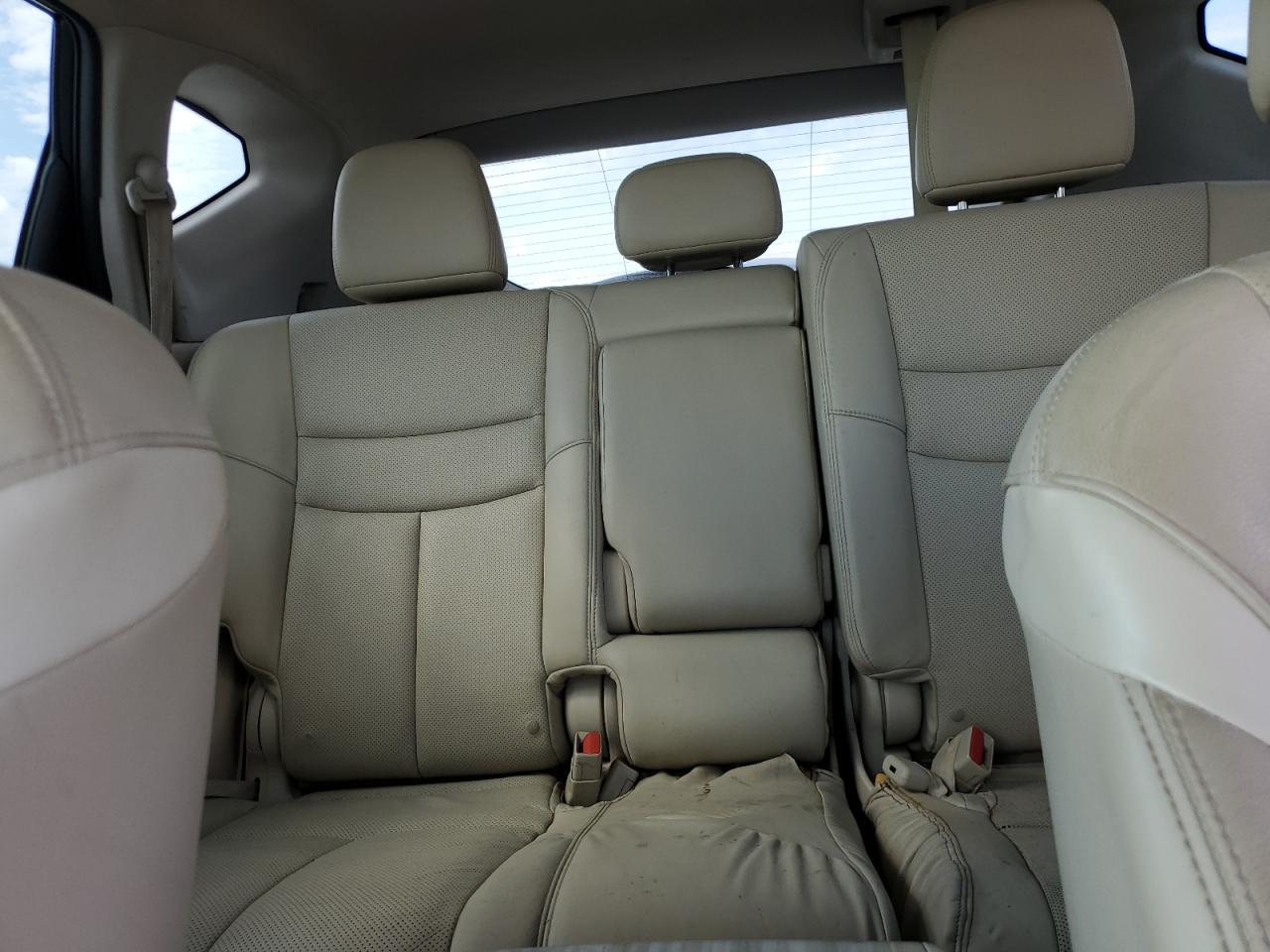 2015 Nissan Murano - Image 10