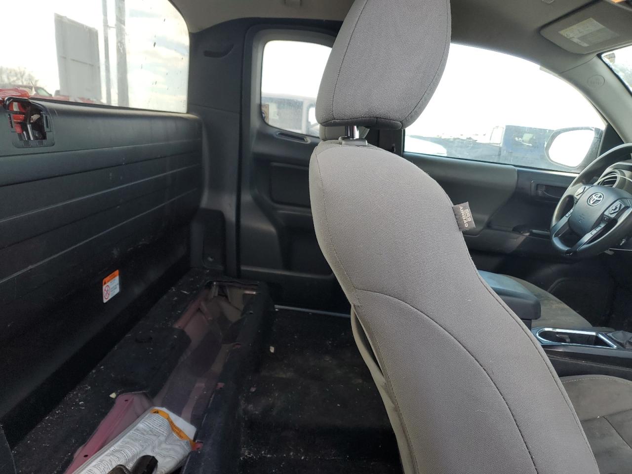 2019 Toyota Tacoma - Image 11
