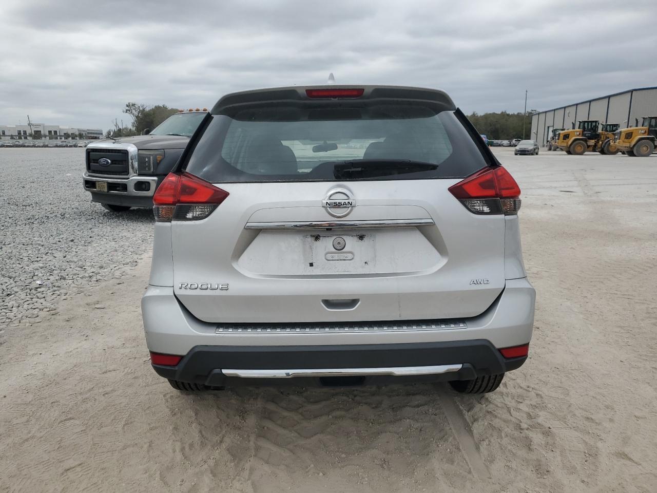 2017 Nissan Rogue - Image 6
