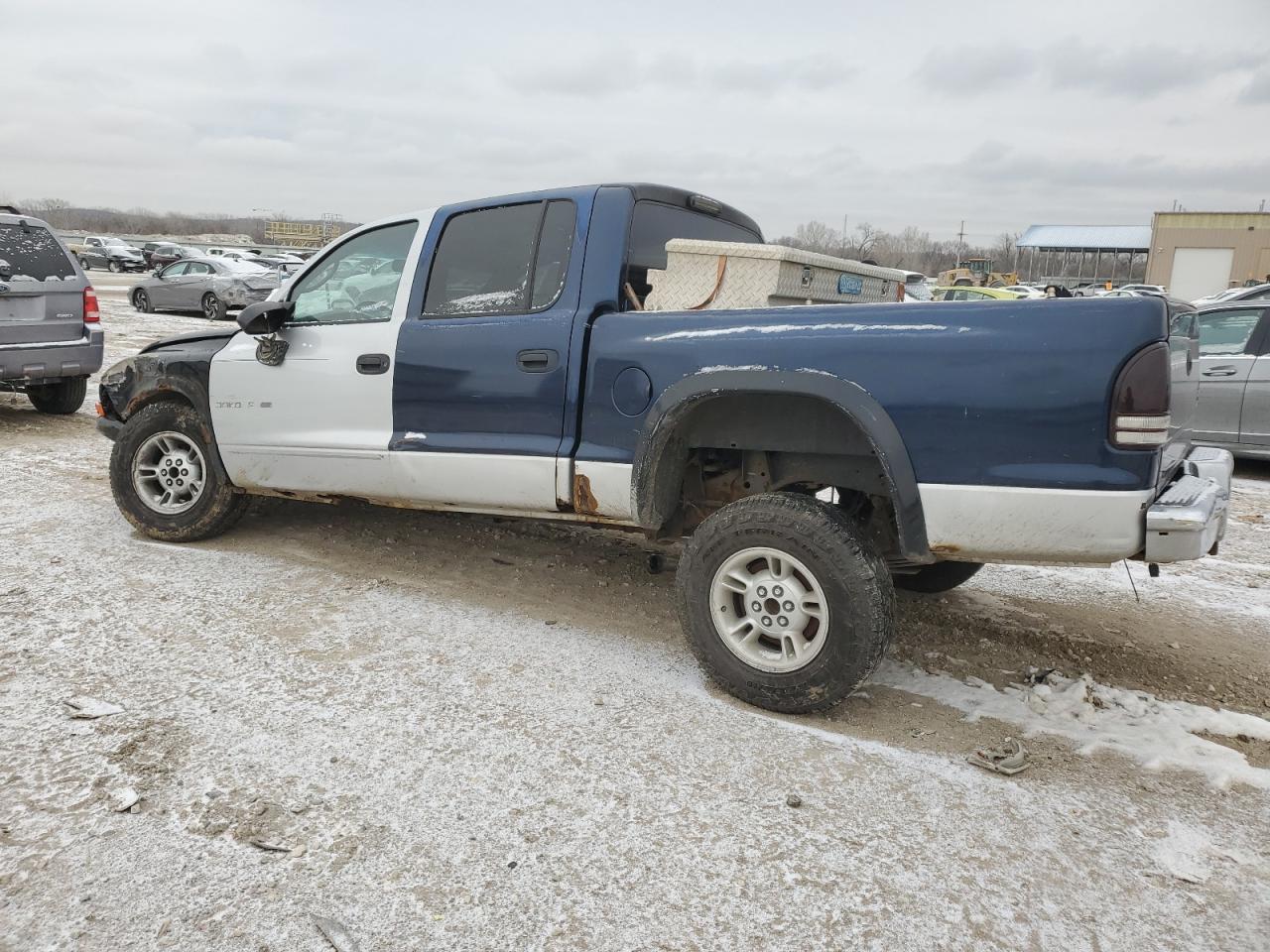 2001 Dodge Dakota - Image 2