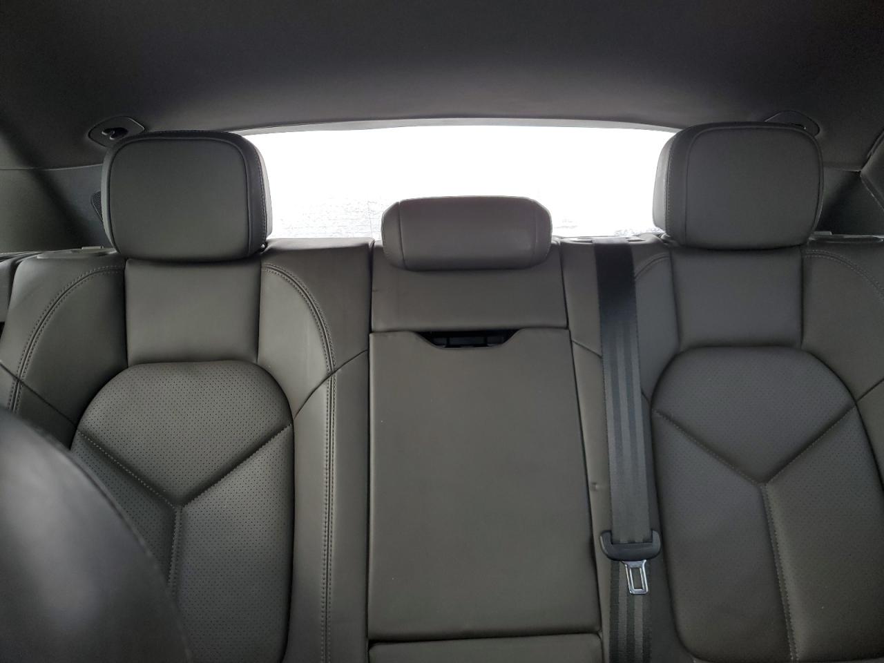 2015 Porsche Macan - Image 10