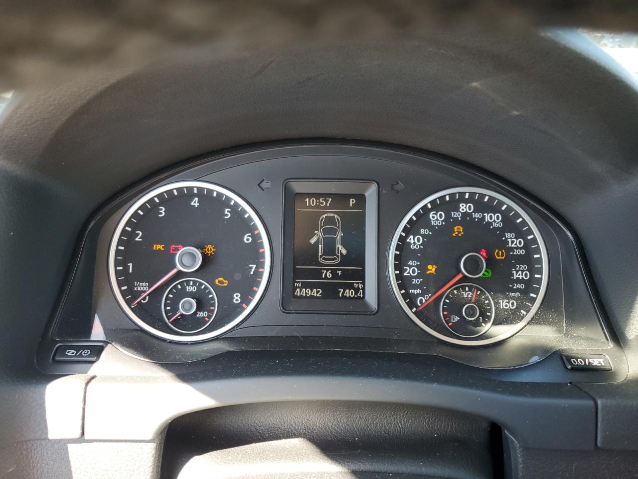 2017 Volkswagen Tiguan - Image 9
