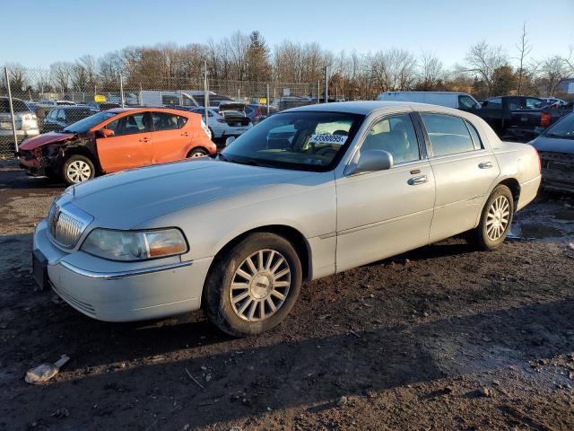 2005 Lincoln Town Car Signature