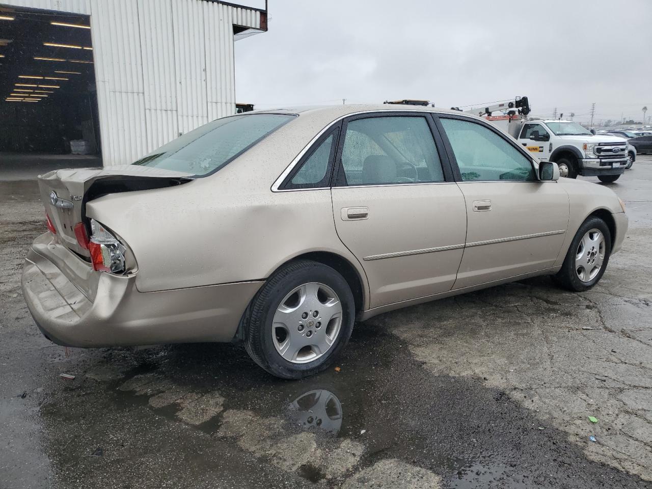 2004 Toyota Avalon - Image 3
