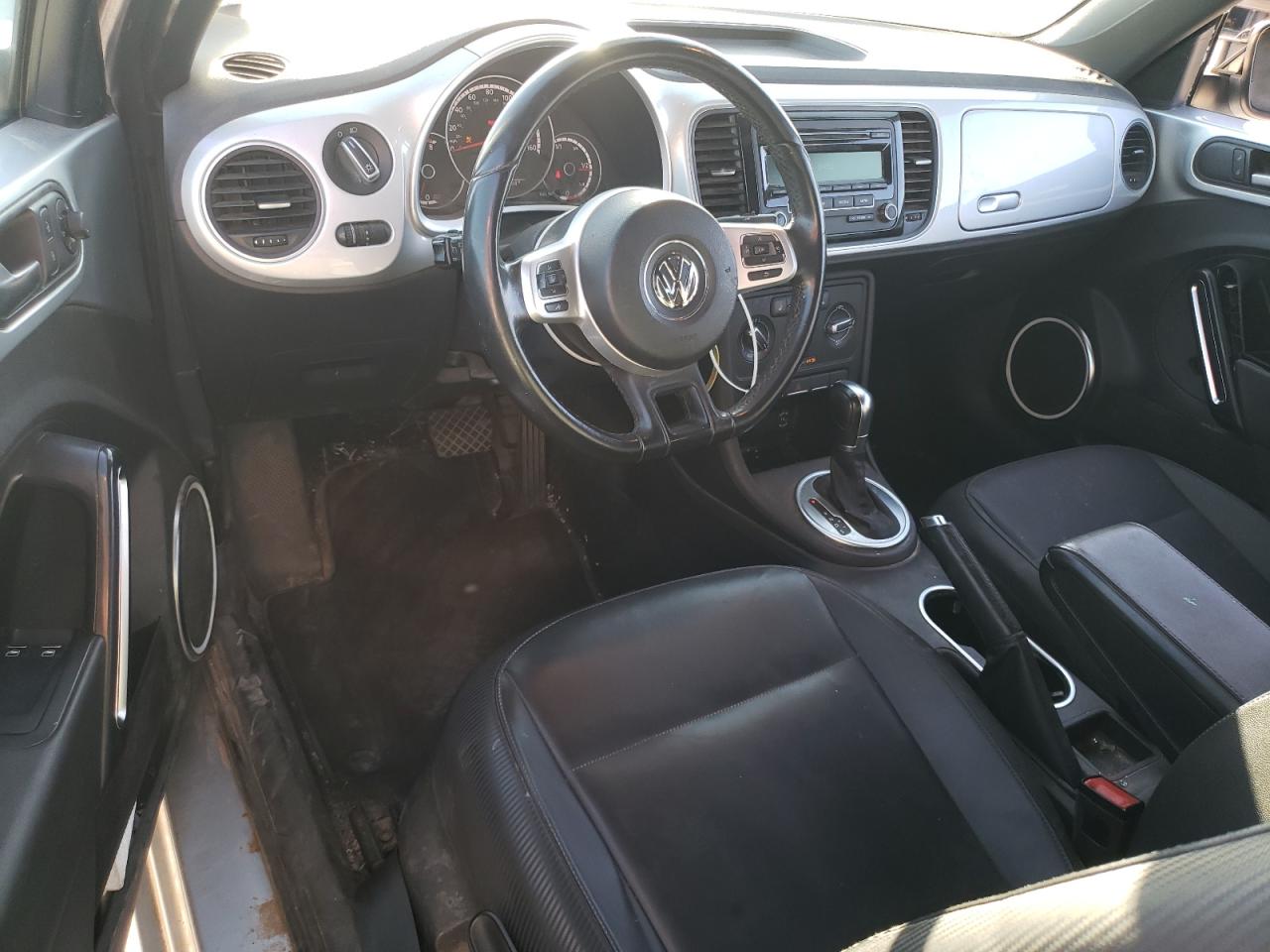 2014 Volkswagen Beetle - Image 8