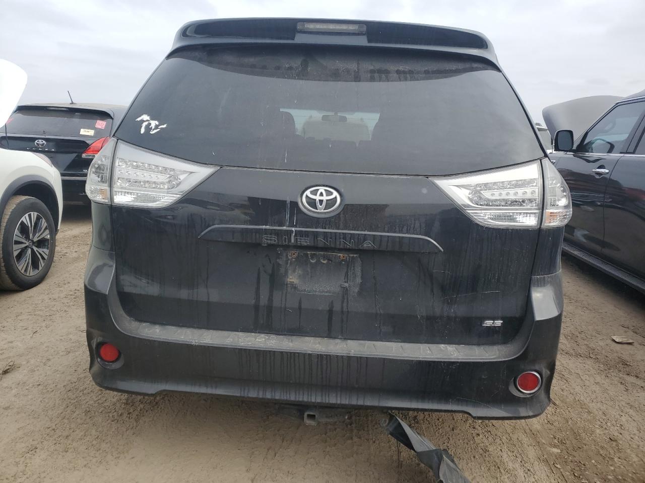 2011 Toyota Sienna - Image 6