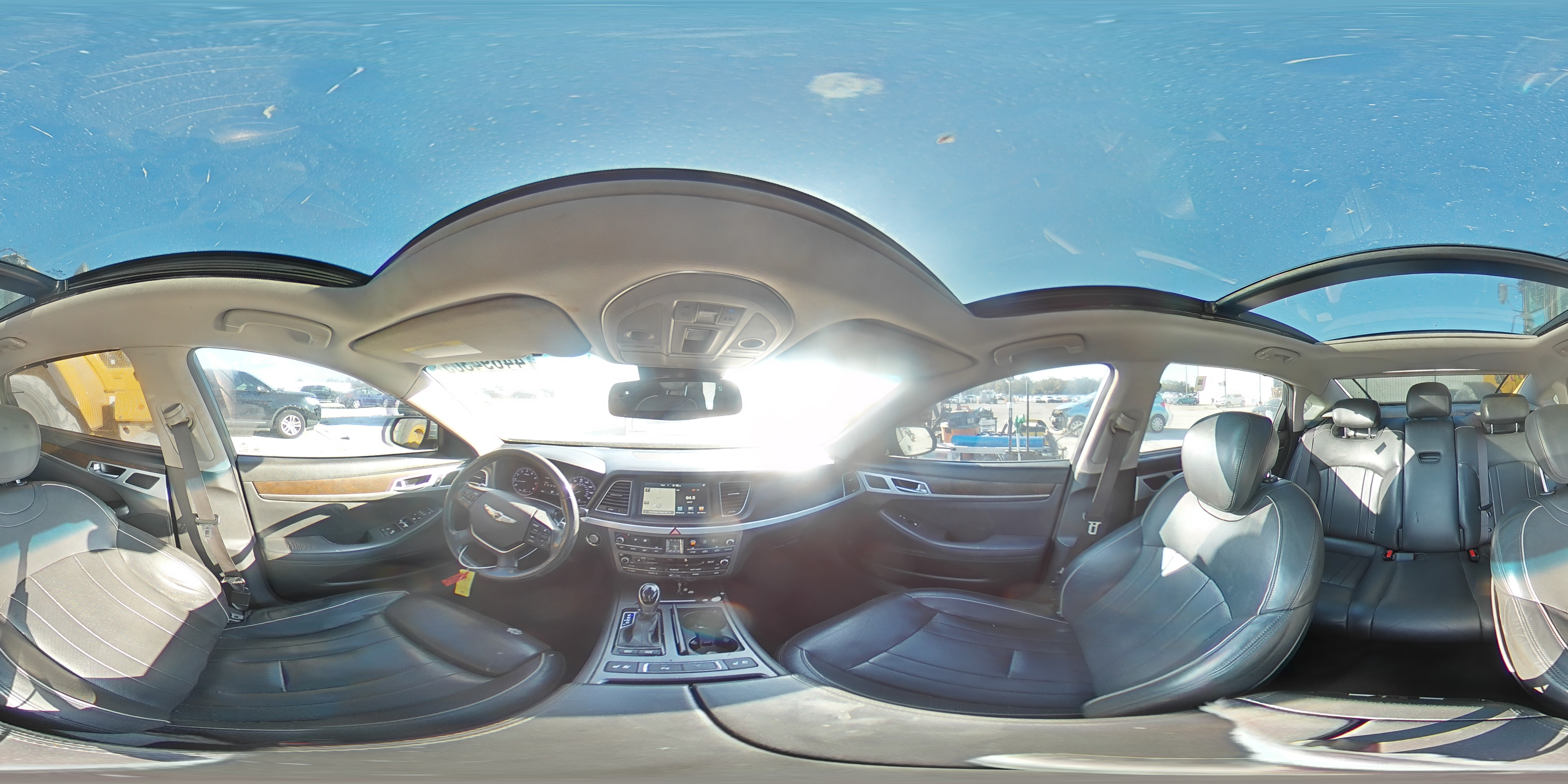 2015 Hyundai Genesis - Image 13
