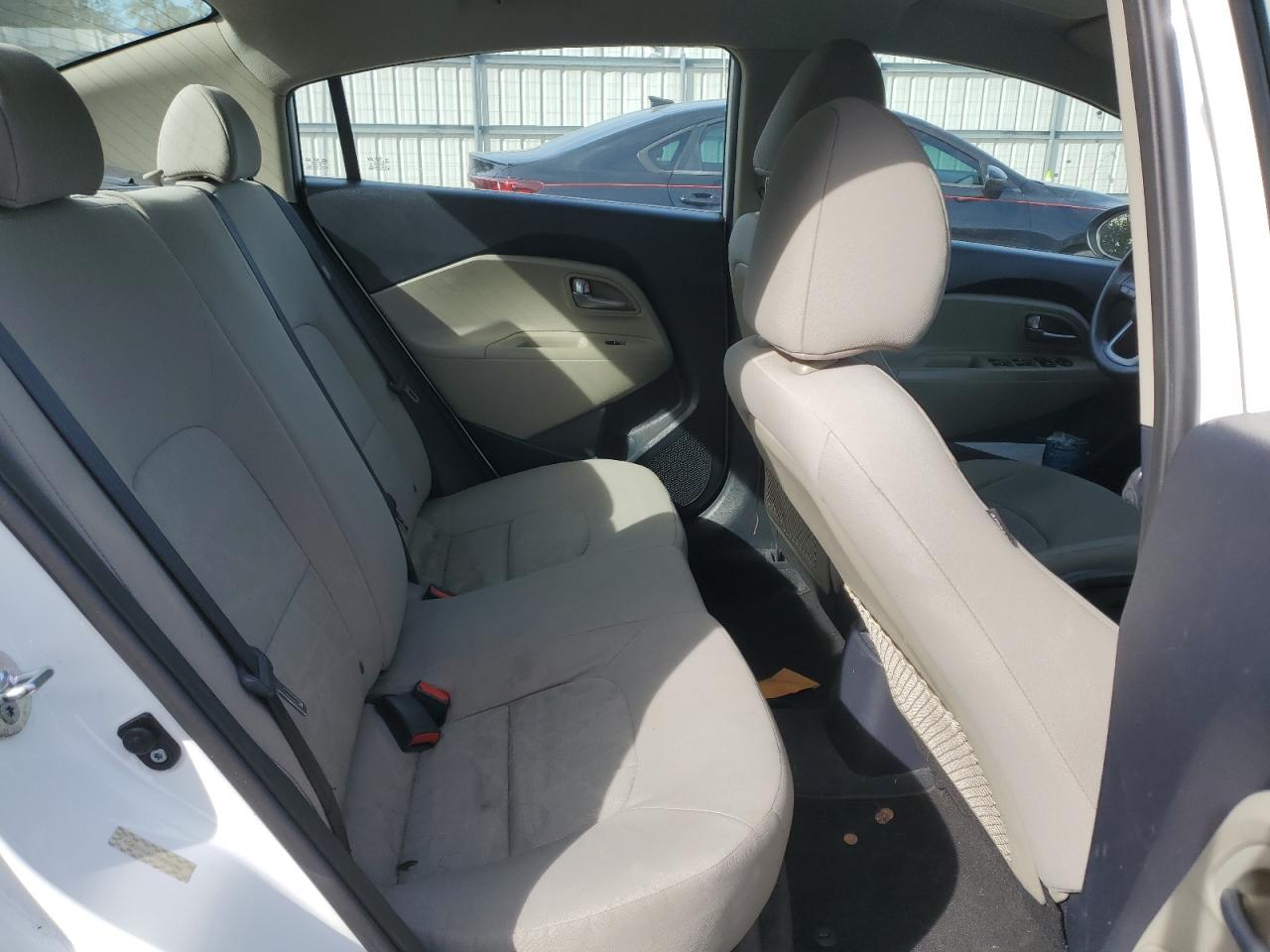 2014 Kia Rio - Image 10