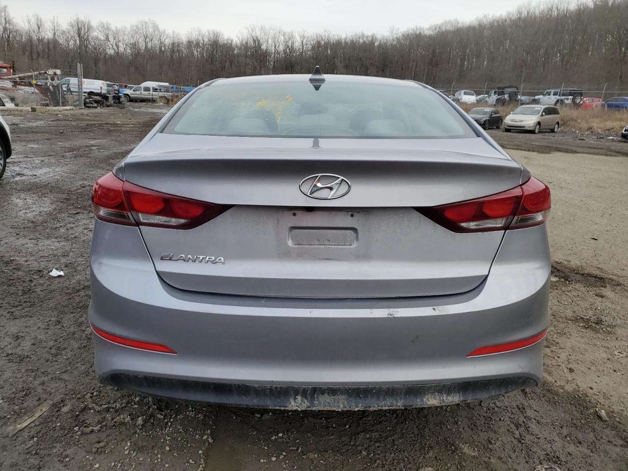 2017 Hyundai Elantra - Image 6
