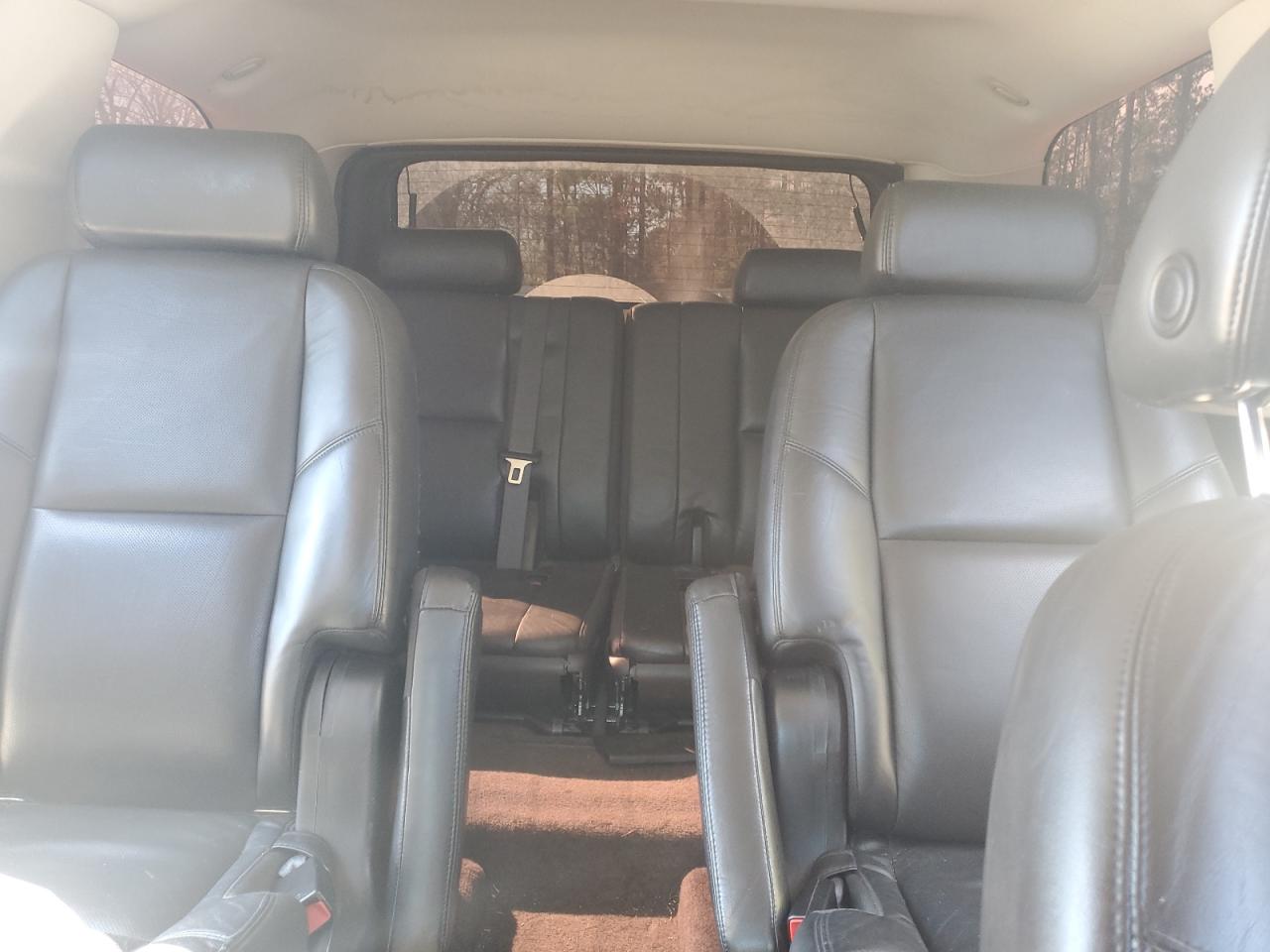 2008 Cadillac Escalade - Image 10