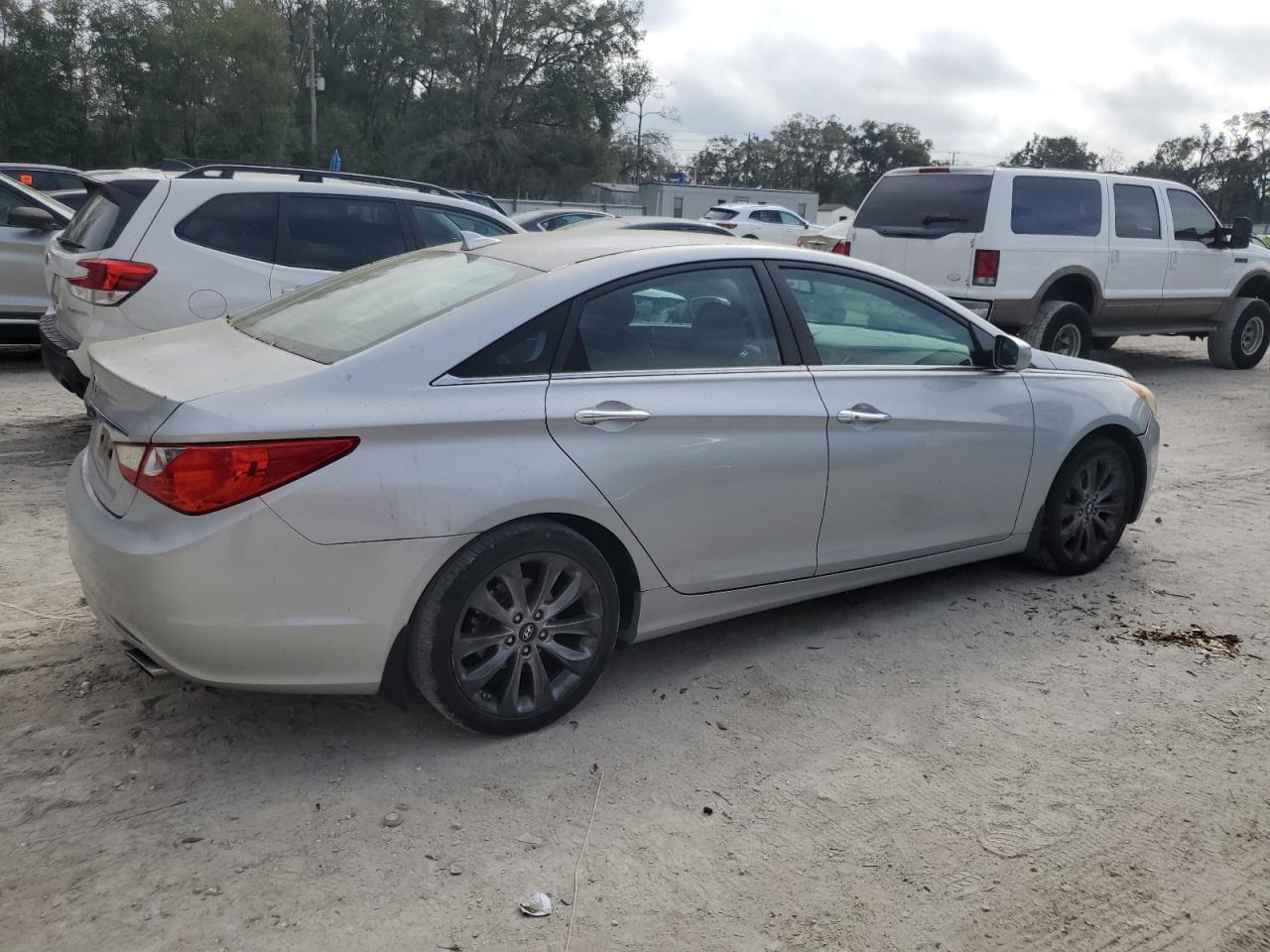 2012 Hyundai Sonata - Image 3