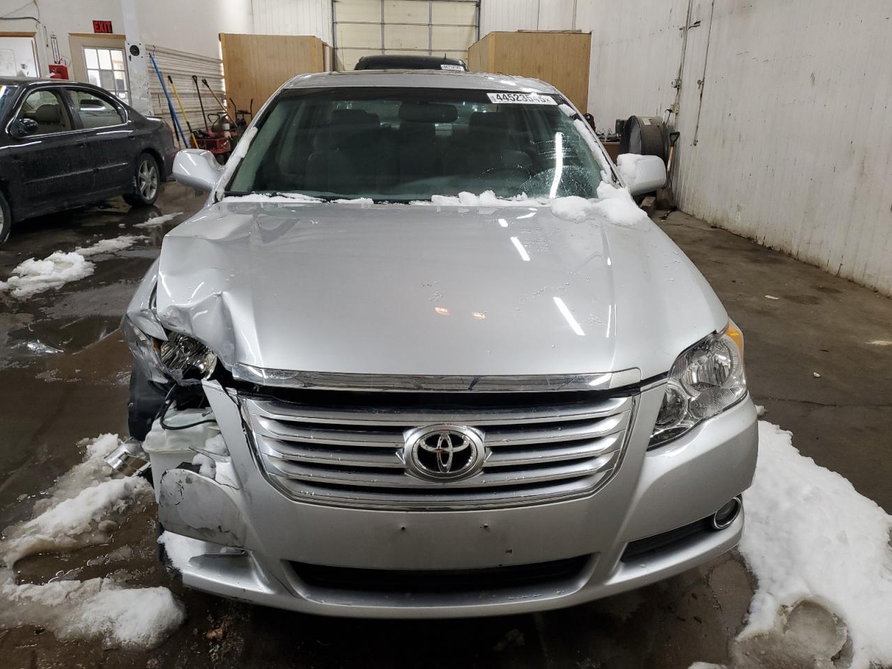 2010 Toyota Avalon - Image 5