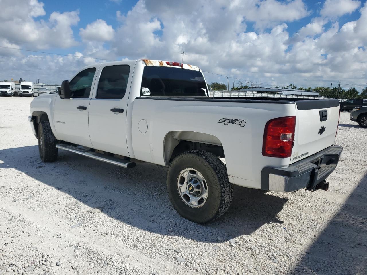 2014 Chevrolet Silverado - Image 2
