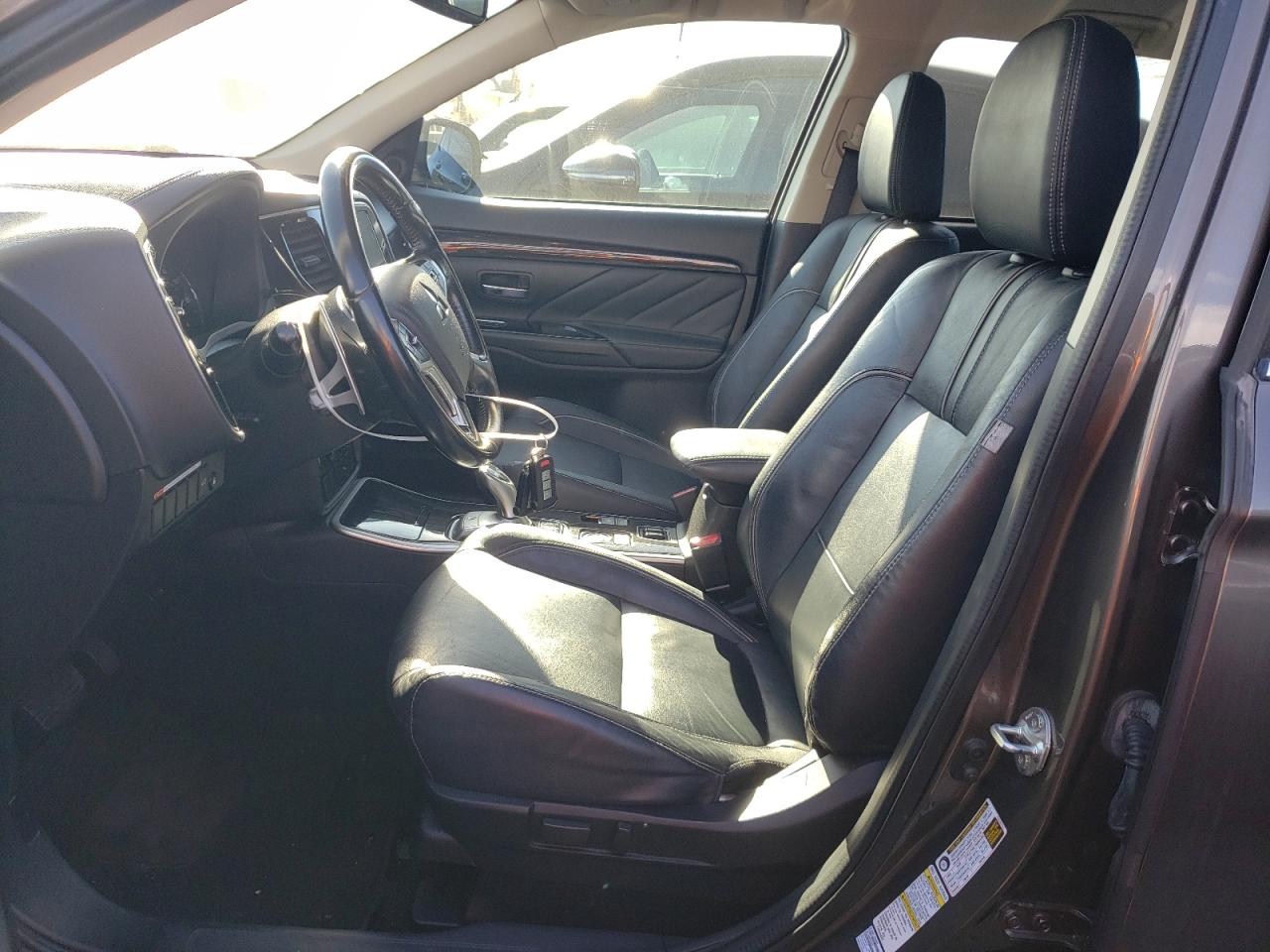 2018 Mitsubishi Outlander - Image 7