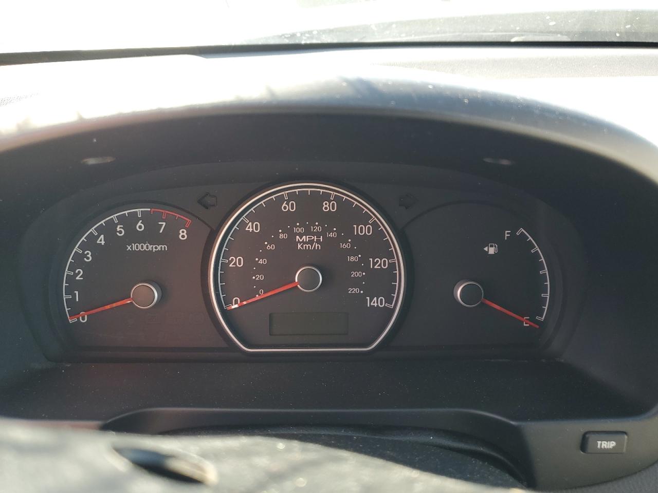 2010 Hyundai Elantra - Image 9