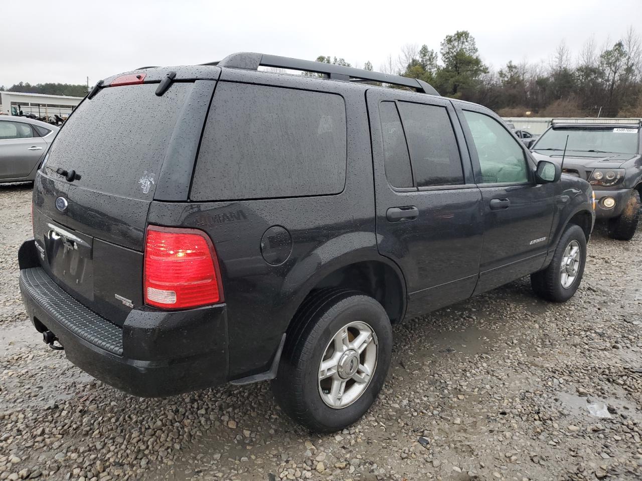 2005 Ford Explorer - Image 3