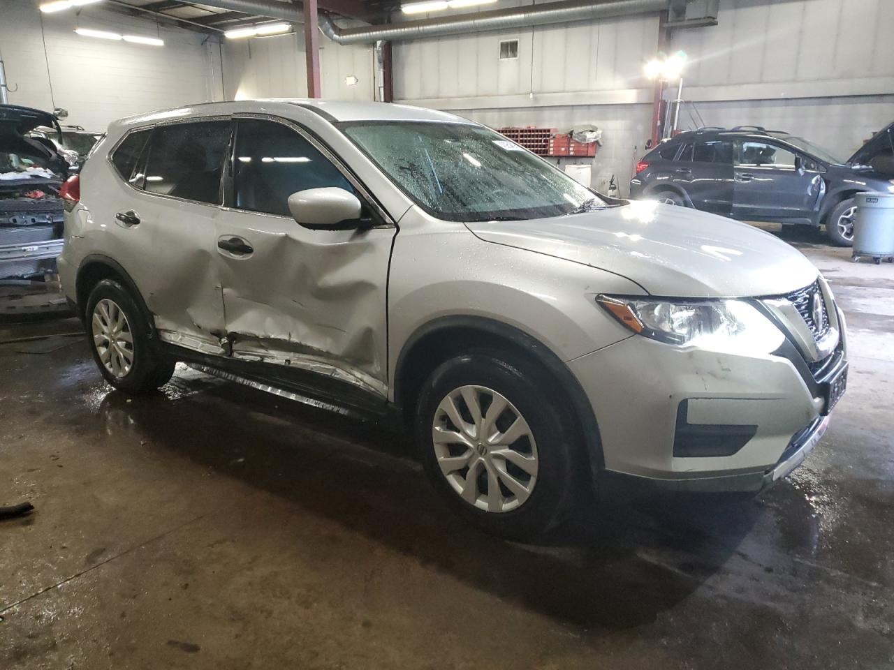 KNMAT2MV0JP517028 NISSAN ROGUE 2018